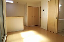 エレガント塚崎 105 1階ワンルームのリビング/ダイニング