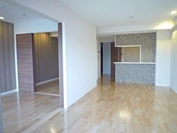 ＣＯＣＯ ＭＡＲＩＮＩ 411 4階2LDKのリビング/ダイニング