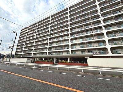 外観：◆東向き5階部分につき眺望良好！◆令和7年6月新規リフォーム済み物件！