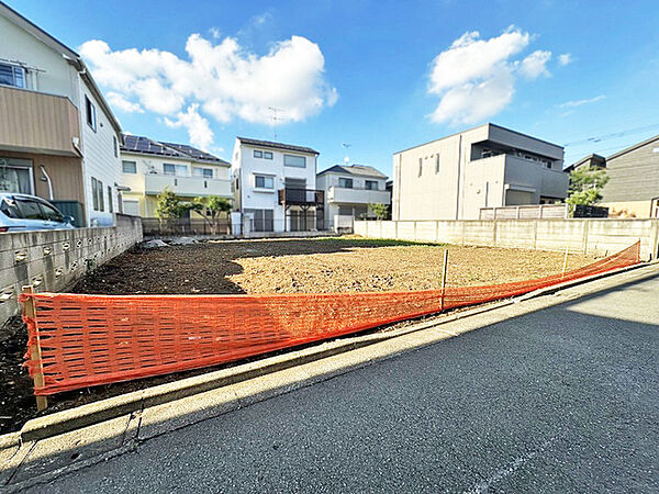 ◆第一種低層住居専用地域の閑静な住宅街◆コンビニやスーパーが約7分圏内◆お好きなメーカーで建築可能