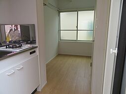 ティ・アーモサンライズ 205 1階ワンルームのリビング/ダイニング