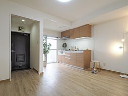 サンライズ西馬込 写真は別部屋写真11/30退去予 定 11時半〜内見 108 1階2LDKのリビング/ダイニング