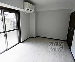 京都市営烏丸線 今出川駅 徒歩18分の賃貸マンション 1階1Kのリビング/ダイニング