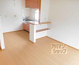 京都市営烏丸線 北大路駅 3.4kmの賃貸アパート 2階2LDKのリビング/ダイニング