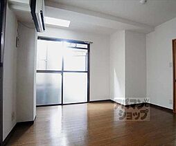 ファースト岩倉 102 1階1DKのリビング/ダイニング