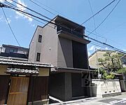 丸太町駅より徒歩3分 1階 築3年7ヶ月の賃貸物件