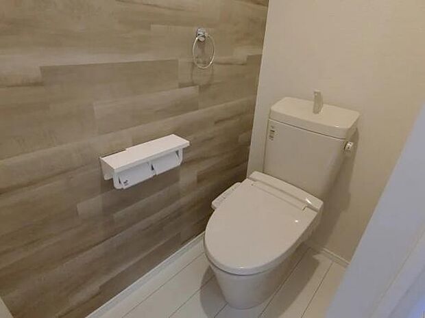 トイレ トイレには快適な温水洗浄便座付き