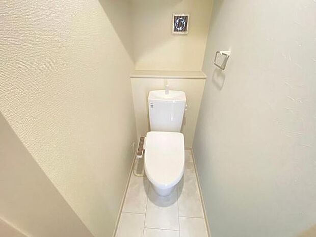 トイレ トイレには快適な温水洗浄便座付き 