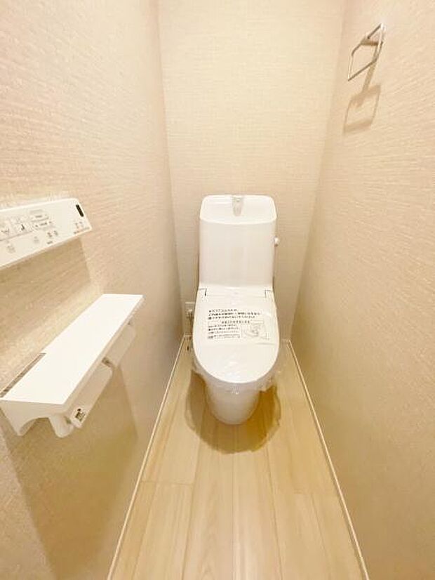 トイレ トイレには快適な温水洗浄便座付き