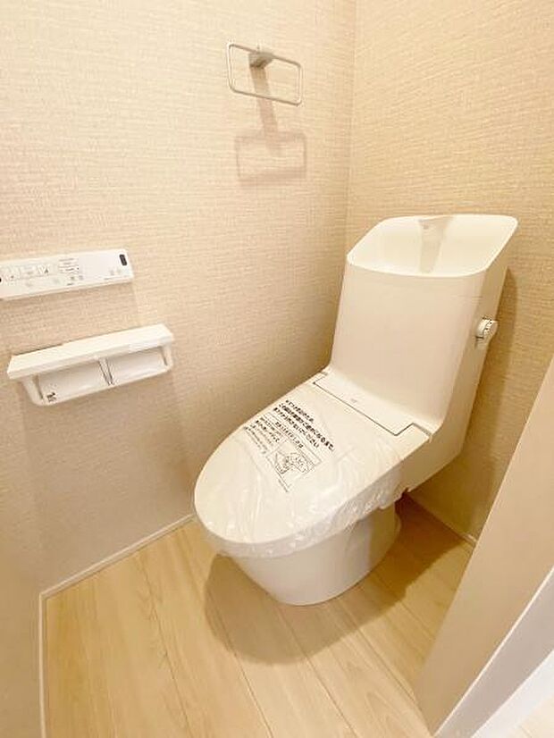 トイレ トイレには快適な温水洗浄便座付き