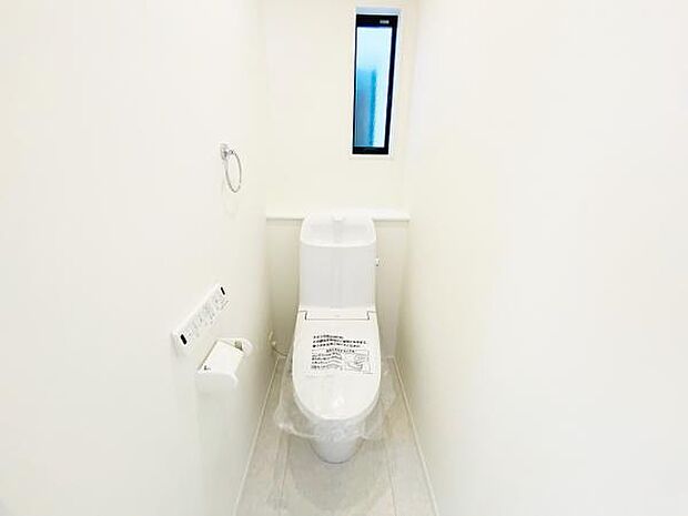 トイレ トイレには快適な温水洗浄便座付き 