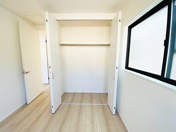 クローゼット 大切な衣類を収納できる大型クローゼット
