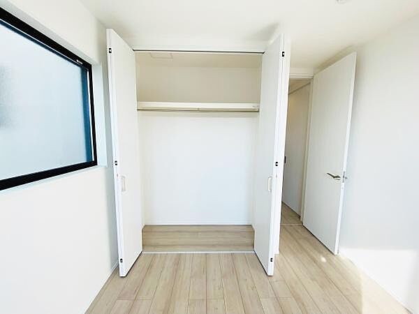 クローゼット 大切な衣類を収納できる大型クローゼット