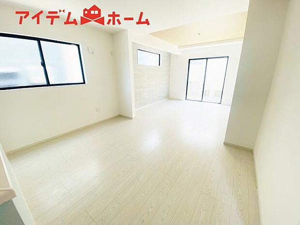 キッチン ダイニングに面した対面式キッチンでは、できたてのお料理がすぐテーブルに出せます