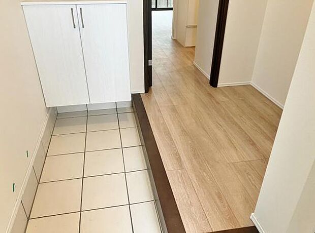 玄関収納 玄関横にシューズボックスがついているので、片付いた玄関がキープできます