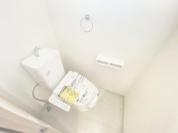 トイレ トイレには快適な温水洗浄便座付き 