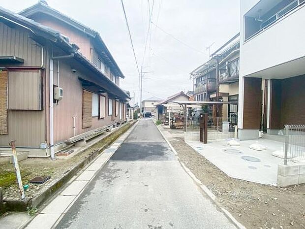 前面道路 いつでも現地ご案内いたします♪