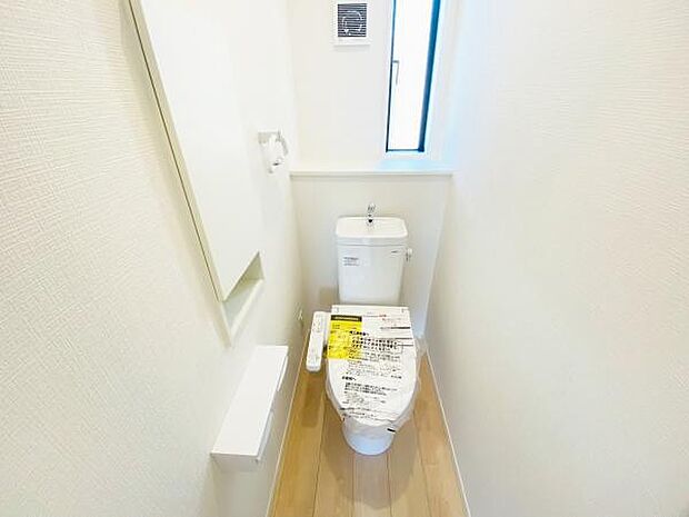 トイレ トイレには快適な温水洗浄便座付き