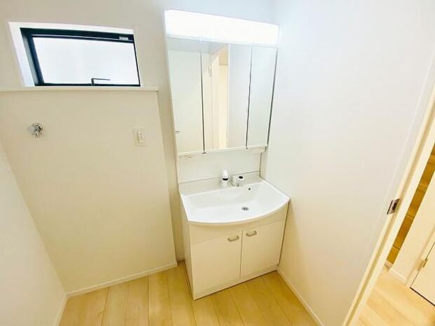 洗面 洗面からお化粧まで忙しい朝の準備にぴったりな洗髪洗面化粧台付き