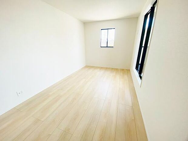 洋室 明るい洋室ではのんびりとお過ごしできます☆