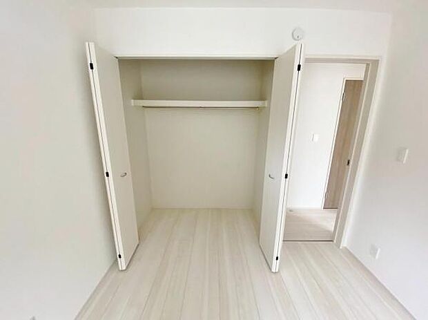 クローゼット 大切な衣類を収納できる大型クローゼット