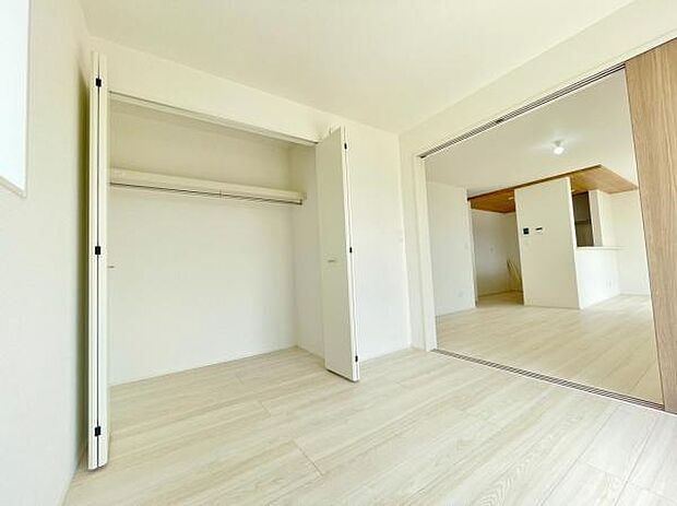洋室 収納付きの洋室はお部屋を綺麗に保てます