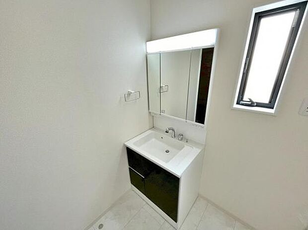 洗面 洗面からお化粧まで忙しい朝の準備にぴったりな洗髪洗面化粧台付き