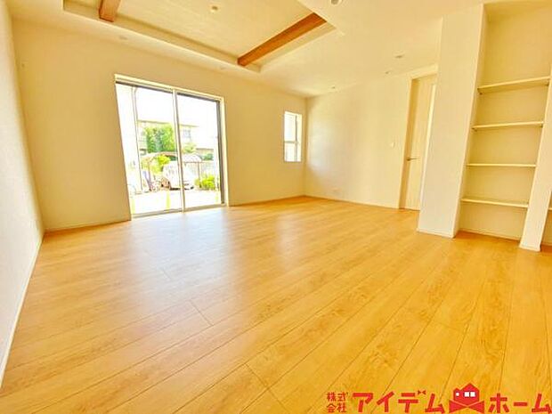 リビング 風通しが良いため、夏は風を感じて涼しく過ごせます☆