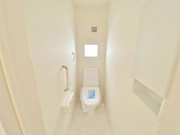 トイレ トイレには快適な温水洗浄便座付き