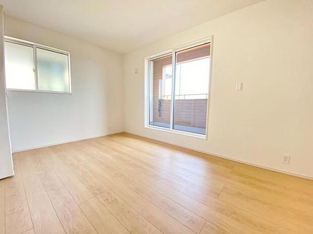 洋室 明るい洋室ではのんびりとお過ごしできます☆