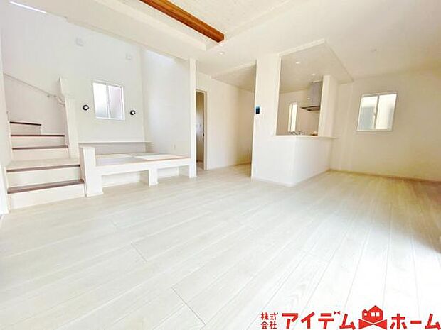 リビング 風通しが良いため、夏は風を感じて涼しく過ごせます☆