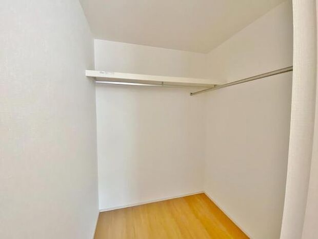 WIC スーツケースなど大きなものからバッグや帽子など小物類も保管できます。 