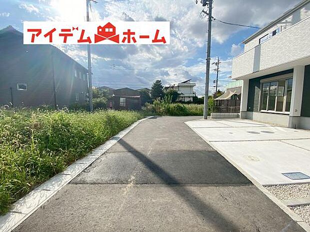 前面道路 いつでも現地ご案内いたします♪