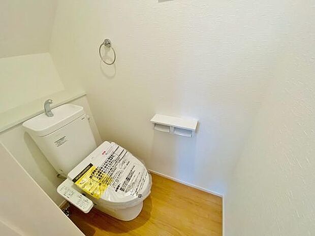 トイレ トイレには快適な温水洗浄便座付き