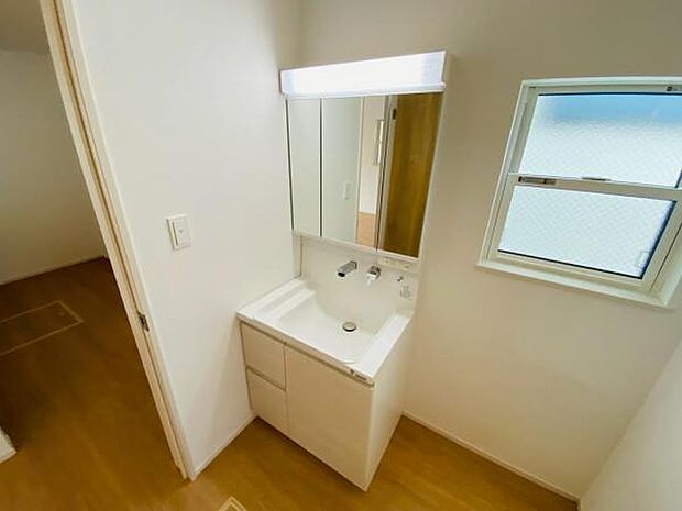 洗面 洗面からお化粧まで忙しい朝の準備にぴったりな洗髪洗面化粧台付き