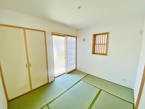 和室 小さなお子さまのいる方におすすめ!リビング横に和室のあるタイプの間取りです。