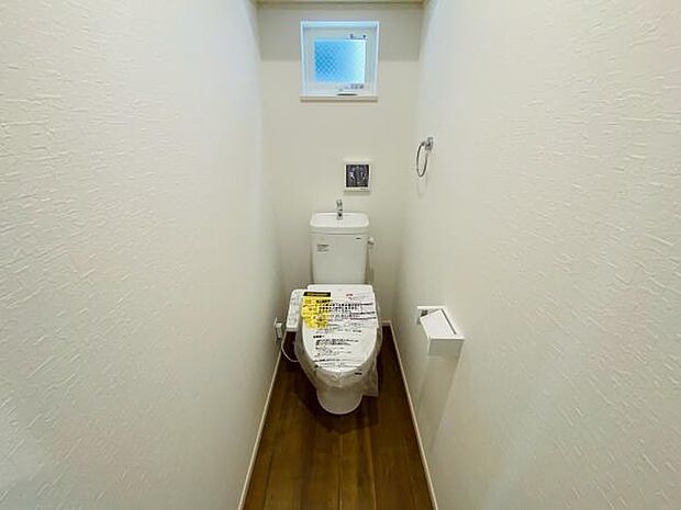 トイレ トイレには快適な温水洗浄便座付き