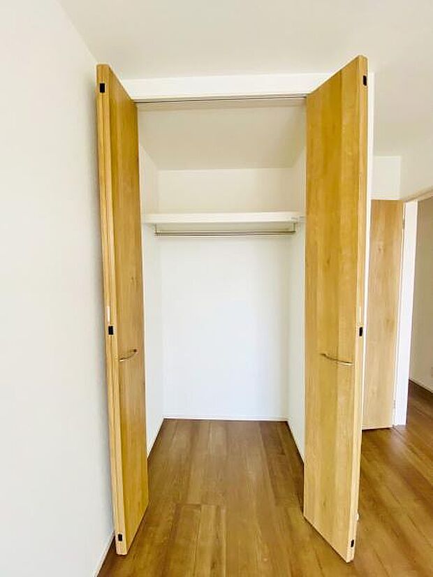 クローゼット 大切な衣類を収納できる大型クローゼット 