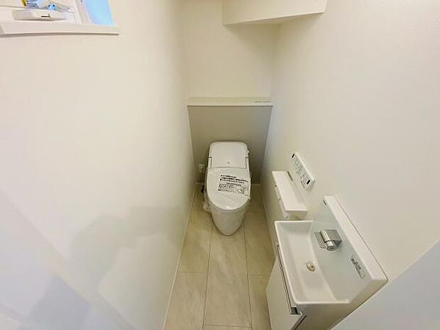 トイレ トイレには快適な温水洗浄便座付き