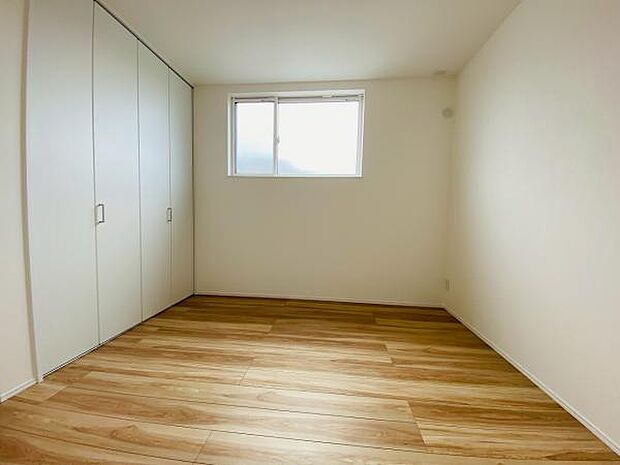 洋室 明るい洋室ではのんびりとお過ごしできます☆