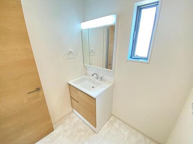 洗面 洗面からお化粧まで忙しい朝の準備にぴったりな洗髪洗面化粧台付き 