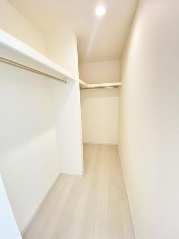 WIC スーツケースなど大きなものからバッグや帽子など小物類も保管できます。 