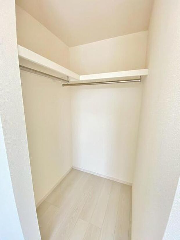 WIC スーツケースなど大きなものからバッグや帽子など小物類も保管できます。 