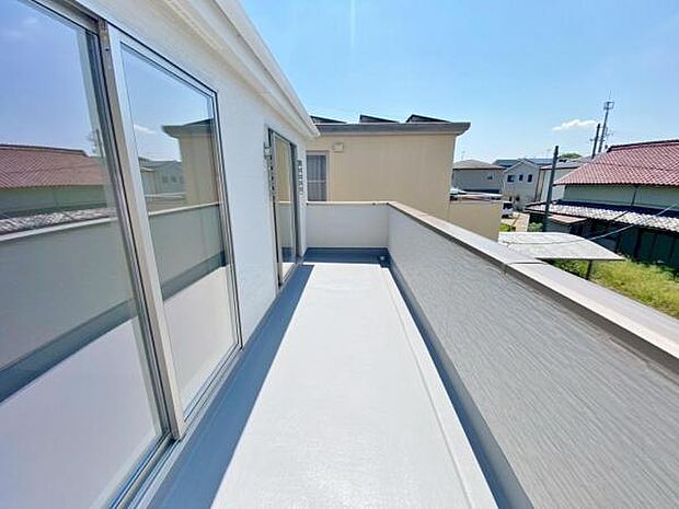 WIC スーツケースなど大きなものからバッグや帽子など小物類も保管できます。 