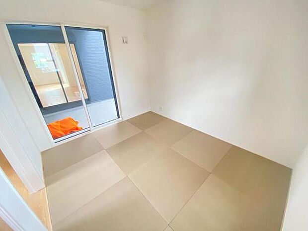 和室 小さなお子さまのいる方におすすめリビング横に和室のあるタイプの間取りです