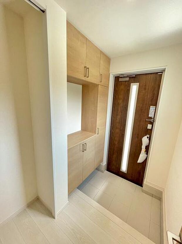 玄関横にシューズボックスがついているので、片付いた玄関がキープできます