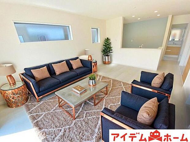 南向きのため明るい陽射しが射し込みます♪