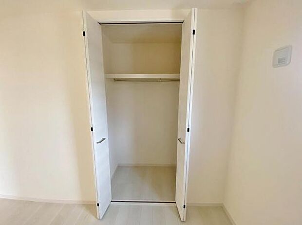 全居室収納スペースあり荷物が多くても十分に収まります。