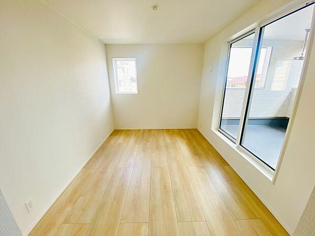 洋室 明るい洋室ではのんびりとお過ごしできます☆