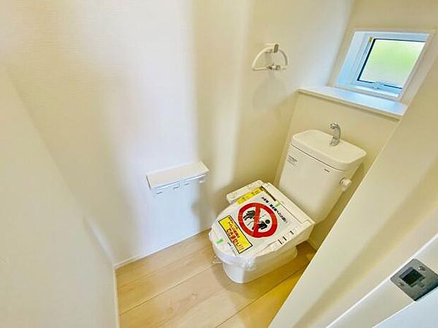 トイレ トイレには快適な温水洗浄便座付き